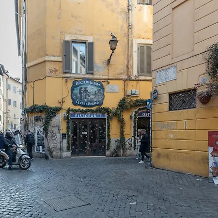 Apartment Vibrant Trastevere 2 Bedrooms On Via Del Moro