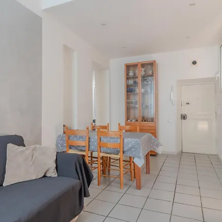 Vibrant Trastevere 2 Bedrooms On Via Del Moro *