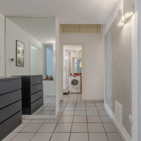 Vibrant Trastevere 2 Bedrooms On Via Del Moro Apartment