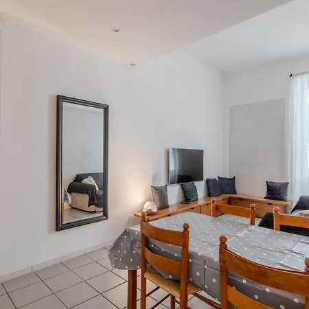 Vibrant Trastevere 2 Bedrooms On Via Del Moro *