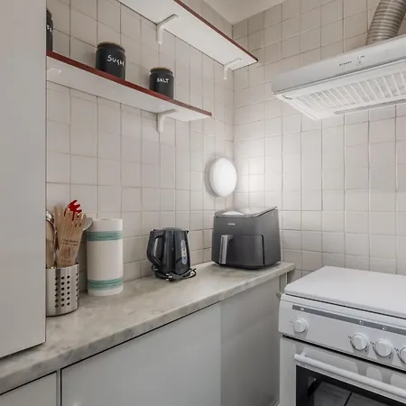 Apartment Vibrant Trastevere 2 Bedrooms On Via Del Moro