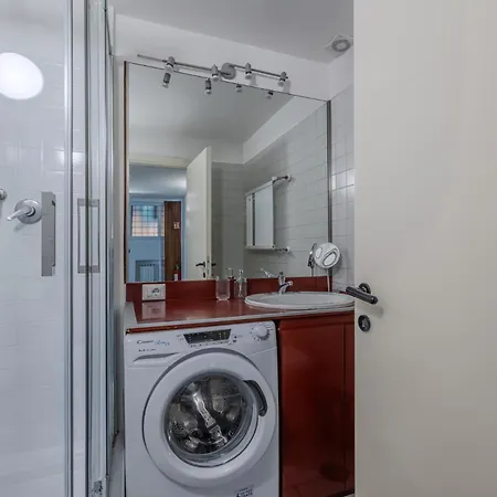 Vibrant Trastevere 2 Bedrooms On Via Del Moro شقة روما