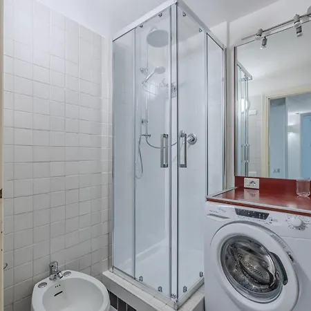 Vibrant Trastevere 2 Bedrooms On Via Del Moro * Rome