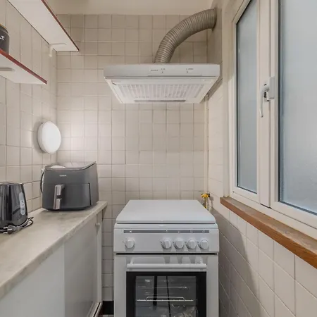 Vibrant Trastevere 2 Bedrooms On Via Del Moro