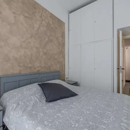 Apartment Vibrant Trastevere 2 Bedrooms On Via Del Moro *