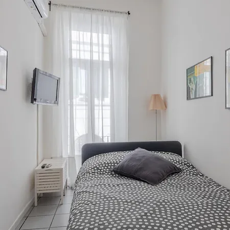 Vibrant Trastevere 2 Bedrooms On Via Del Moro