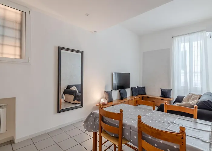 Vibrant Trastevere 2 Bedrooms On Via Del Moro *